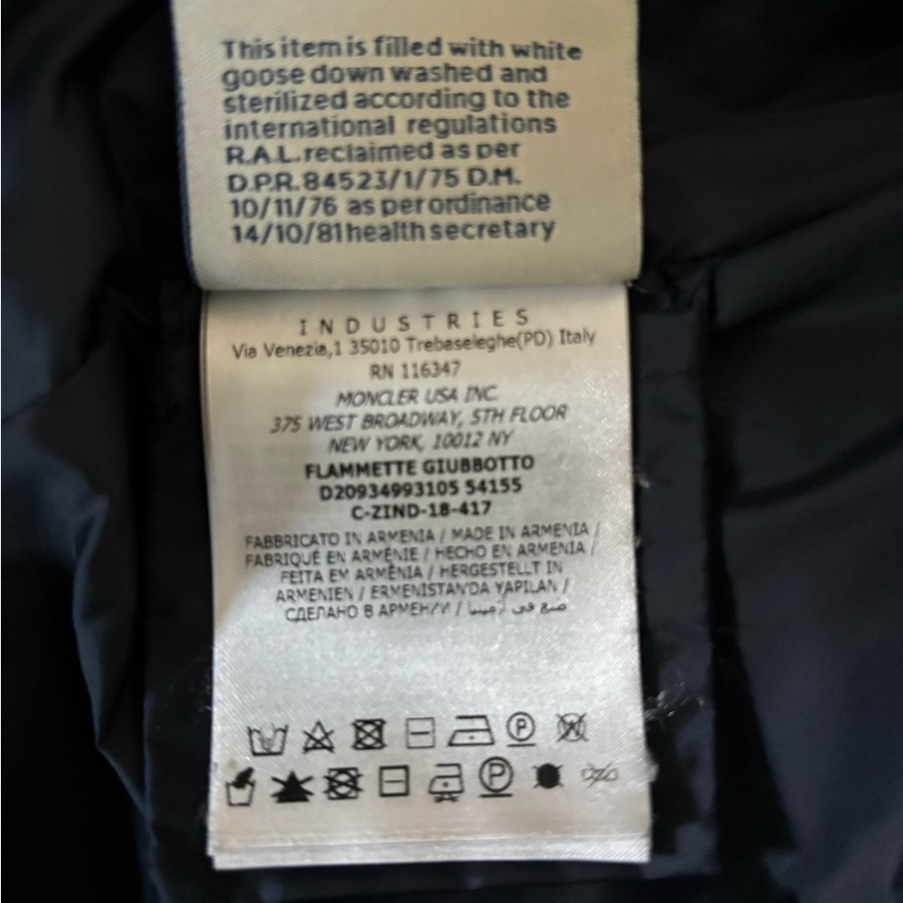 Moncler Flammette Water Repellent
Long Hooded Down Coat Black - Picture 7 of 12